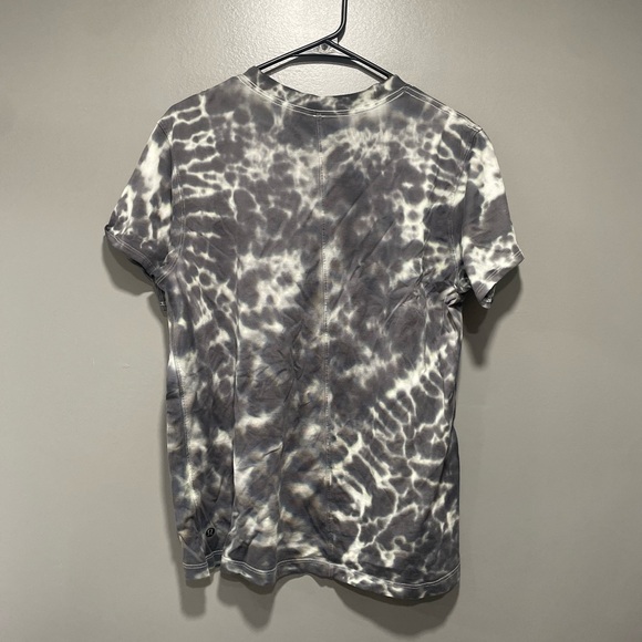Lululemon Tie Dye Shirt Small - Picture 3 of 3